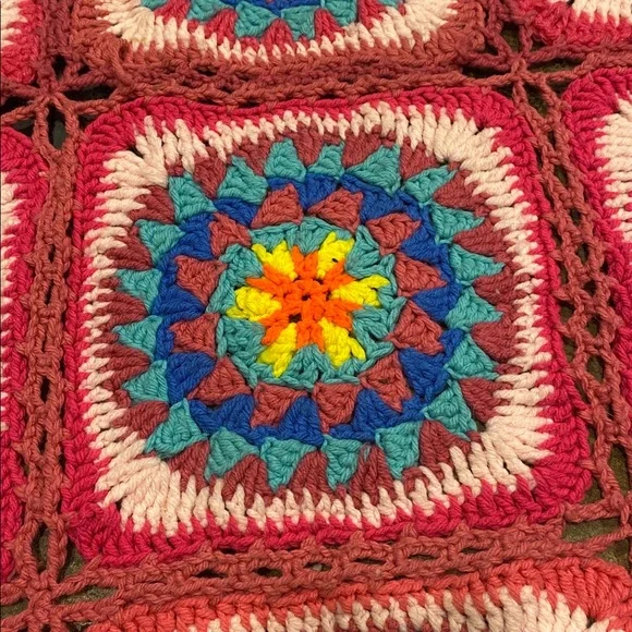 Truly VINTAGE crochet throw blanket colorful pink blue yellow 53 x 64 - Picture 11 of 14